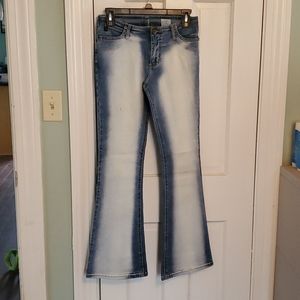 Mudd jeans flared size juniors 3. See description